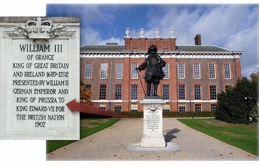 Von Wilhelm II. 1907 gestiftete Statue Williams III. von Orange vor dem Kensington Palace, London